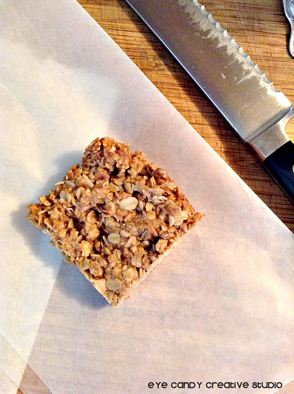 ingredients needed to make peanut butter granola bars, snack, lunchbox