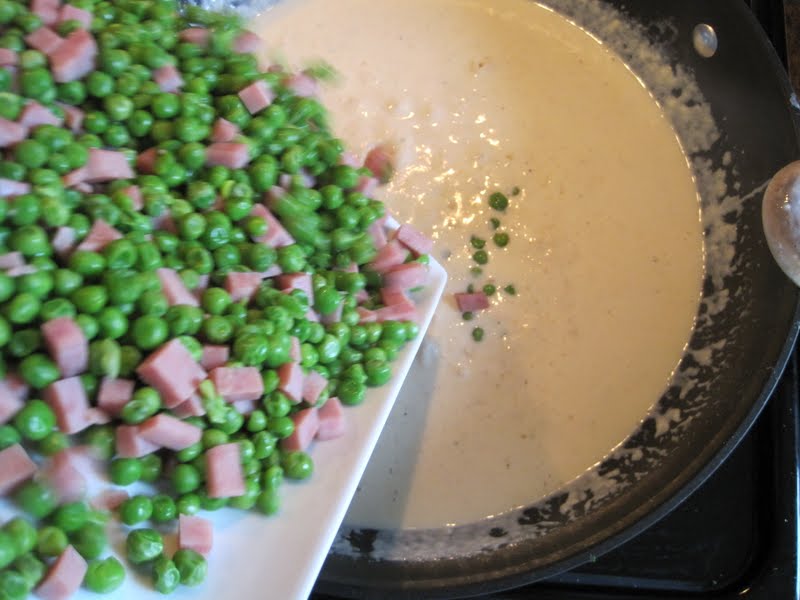 Mrs. Schwartz's Kitchen Tortellini Straw and Hay