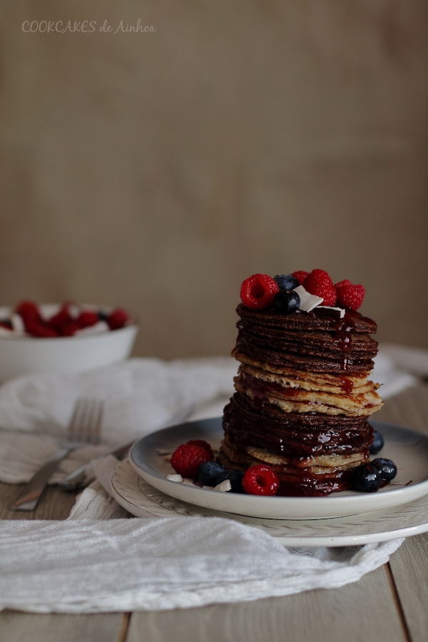 Tortitas de harina de coco y mermelada. Pancakes saludables. Cookcakes de Ainhoa.