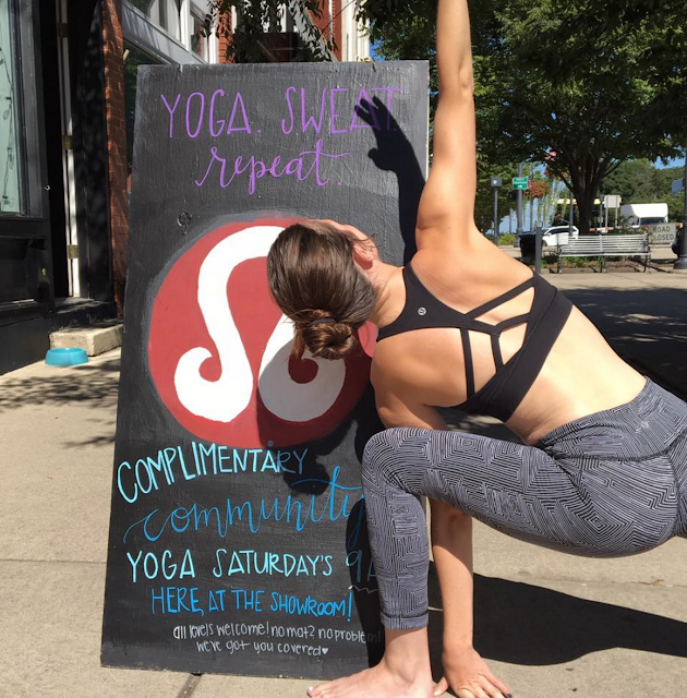 https://api.shopstyle.com/action/apiVisitRetailer?url=http%3A%2F%2Fshop.lululemon.com%2Fp%2Fwomen-crops%2FWunder-Under-Crop-III-Luon%2F_%2Fprod7370121%3Frcnt%3D24%26N%3D1z13ziiZ7z5%26cnt%3D70%26color%3DLW6AAMS_026876&site=www.shopstyle.ca&pid=uid6784-25288972-7