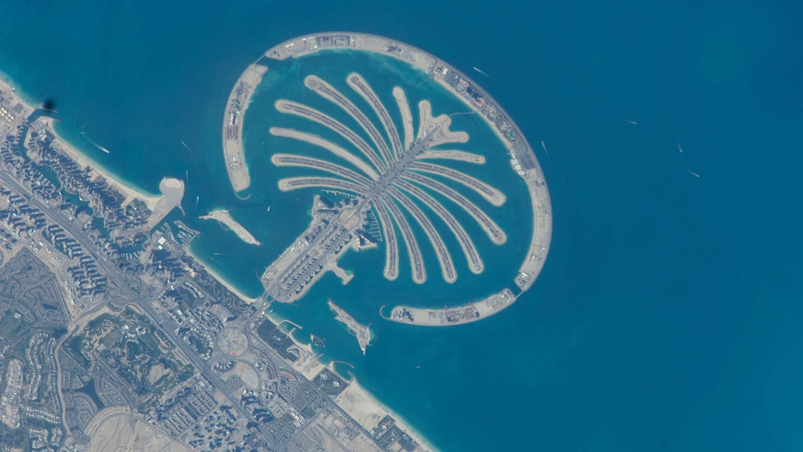 Amazing Places To Travel Palm Island Dubai, UAE