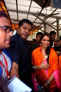 Bipasha Basu at Siddhivinayak's Ganpati visarjan