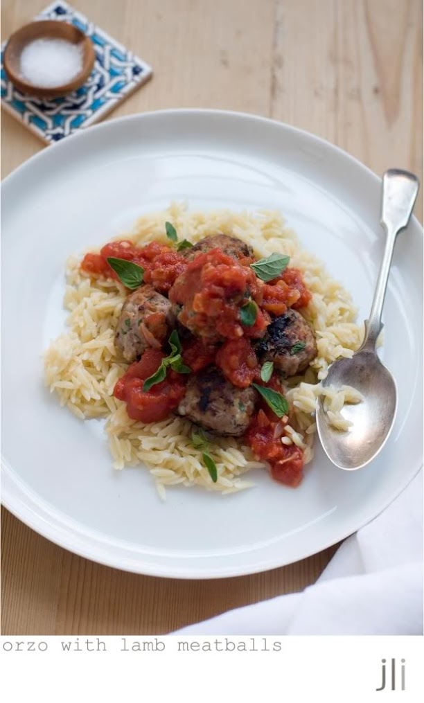 sweet and spicy souvenirs orzo with lamb meatballs / DELICIOUS BITES