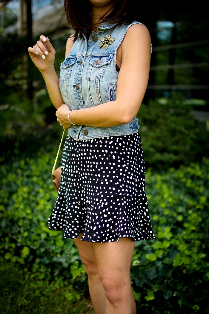 casual mini skirt with slip-on sneakers a denim vest and brooch. | A.Viza Style | banana republic mini skirt. brooch - denim vest - joie kidmore slip-on sneakers. dc blogger