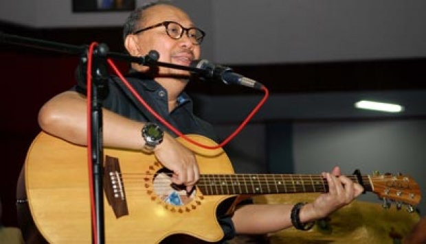 Kunci Gitar Ini Cerita Tentang Kawan Sejalan