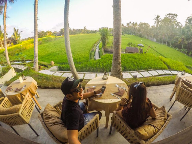 Tempat Makan Romantis di Bali yaitu Terracotta Restaurant
