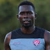 Vitória anuncia rescisão de contrato do zagueiro Kanu