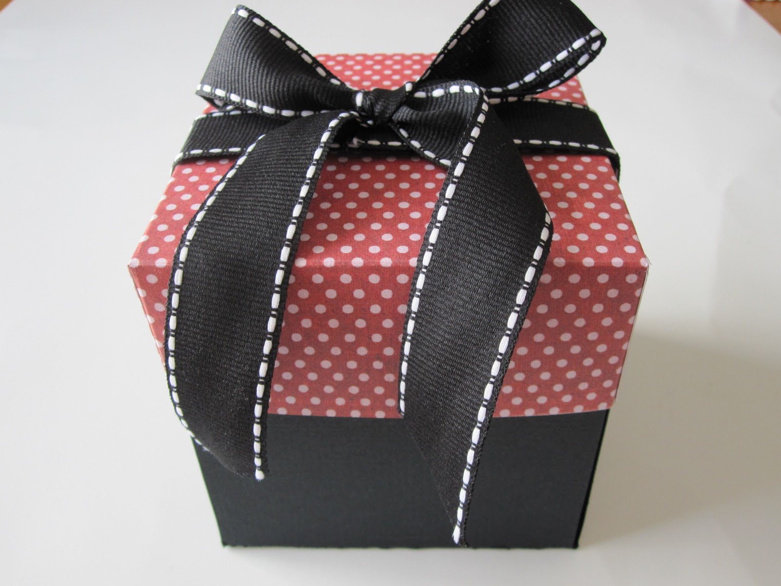 PAPERPASTIME cake in a box