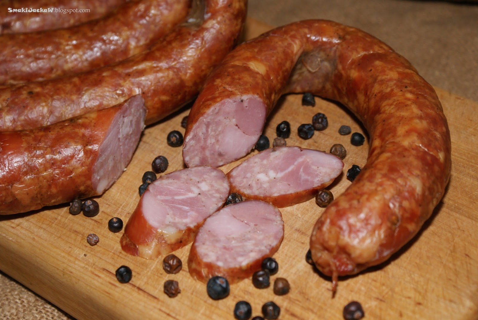 Domowy Wyrob Cos Do Chleba I Talerza Kielbasa Jalowcowa Mix Sausage Food Meat