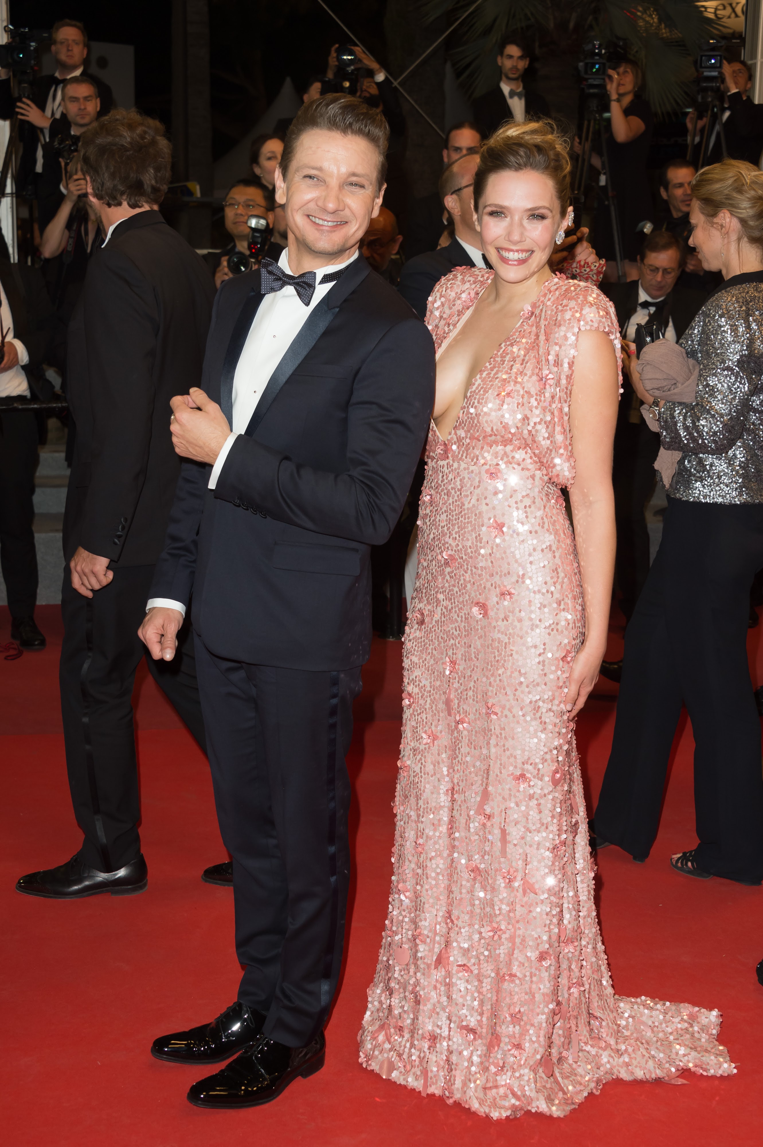 Elizabeth Olsen And Jeremy Renner At The 70th Cannes Film Festival 第70回カンヌ映画祭のエリザベス オルセンとジェレミー レナー Cia Movie News