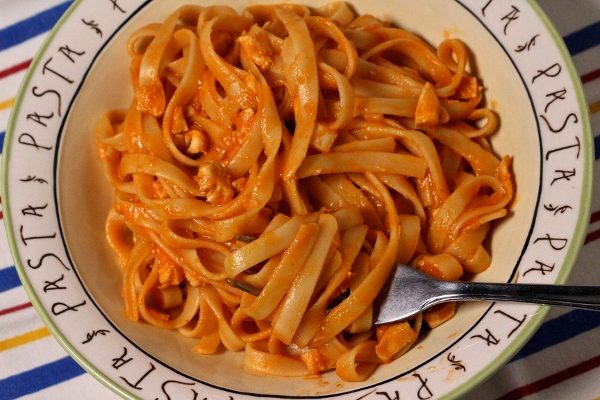 Mission: Food: Fettuccine with Venetian Chicken Sauce