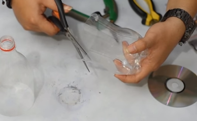 Cara Mudah Membuat Pot Bunga Cantik Dari Botol Plastik Bekas 