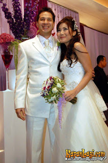 7. Foto Pernikahan Ari wibowo dan Inge Anugrah 2006 7. Foto Pernikahan Ari wibowo dan Inge Anugrah 2006