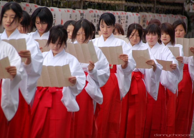Otakugakure Miko Gadis Penjaga Kuil