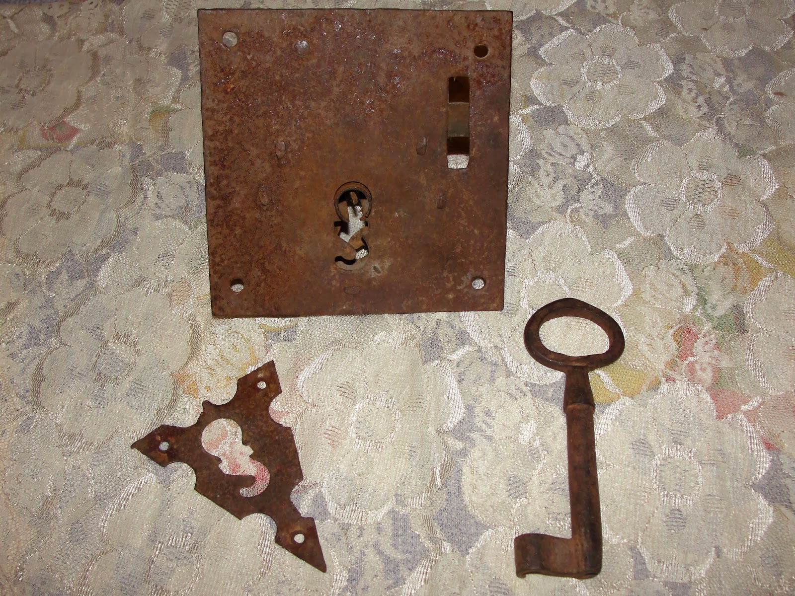 Desde Jalisco Bazar: Cerradura antigua con su llave original