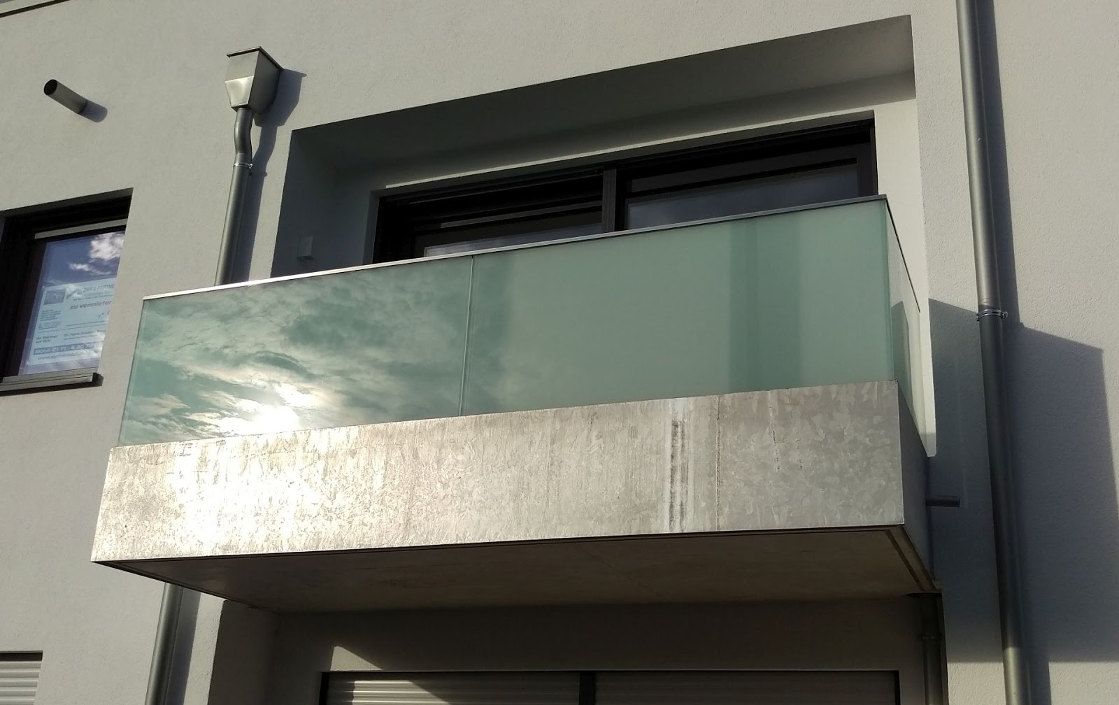 Ganzglasgeländer Glasgeländer FrÖbel Metallbau Firma Pritz Gehört Zu Den Wenigen Eine Bauaufsichtliche Zulassung Für Das Vergießen Der Scheibenköcher Besitzen Auch Gebogenes Glas