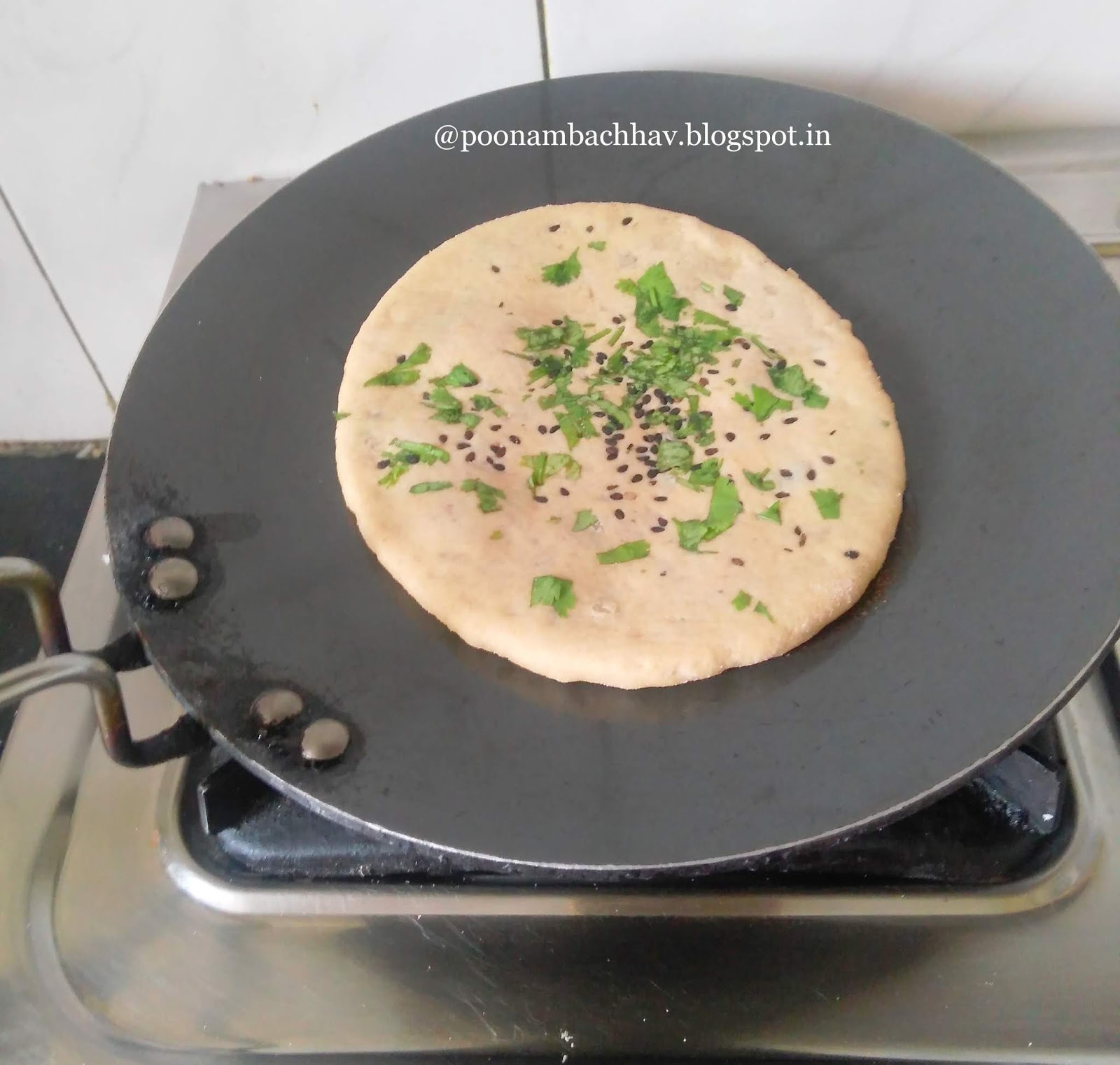 Annapurna Amritsari Aloo Kulcha / Potato Stuffed Indian Flat Bread