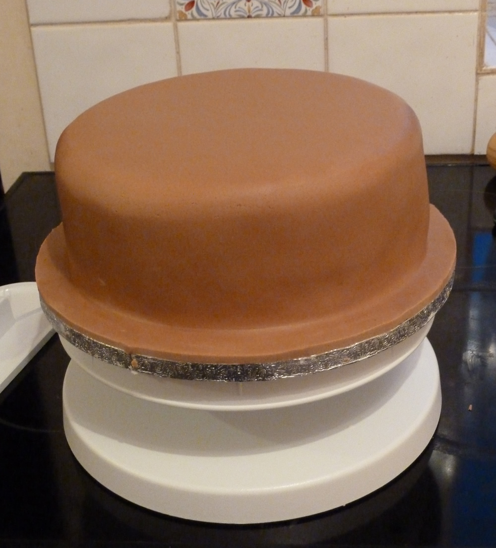 Blog My First Large, Fondant Covered Cake (with