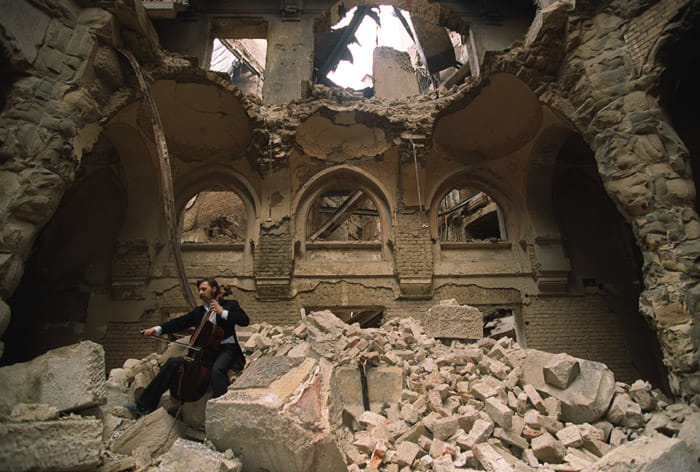 Résultat de recherche d'images pour "images ruines de sarajevo"
