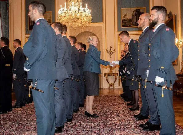 The Queen presented H.M. Queen's Honorary Dagger (H.M. Dronningens Aeresdolk) to a newly graduated  lieutenant