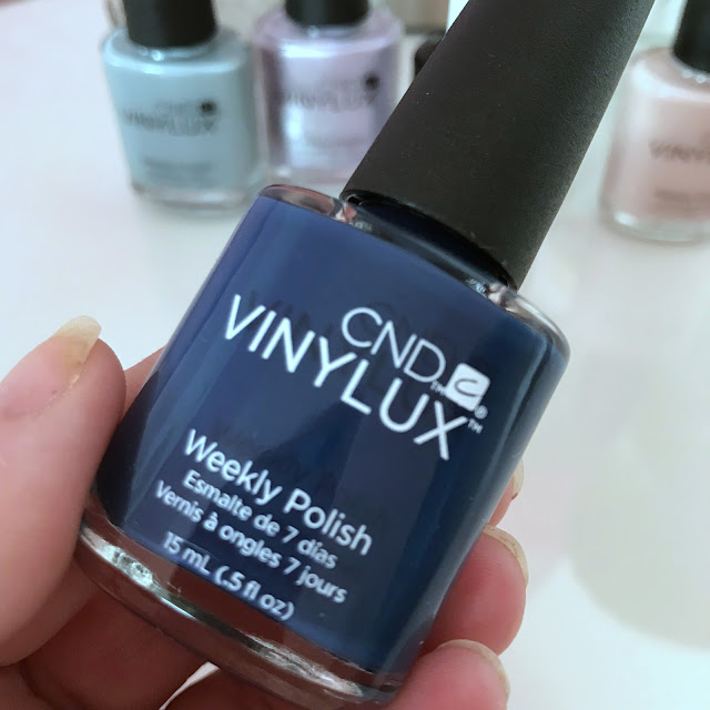 CND Vinylux Weekly Polish Winter Night