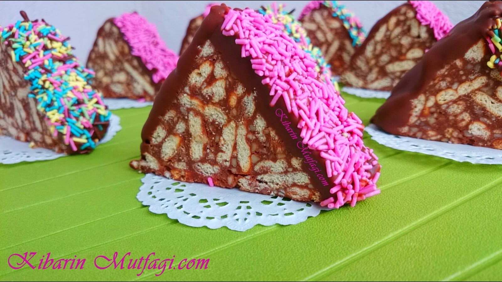 Üç malzemeli kolay mozaik pasta tarifi Kibarin Mutfagi