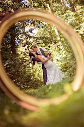 wedding poses unique engagement ring bridal cool bride idea through portrait couple fotos must rings shot groom pic awesome shoot