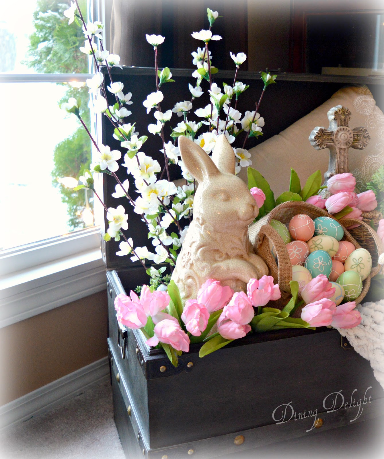 Dining Delight Easter Decor in a Trunk
