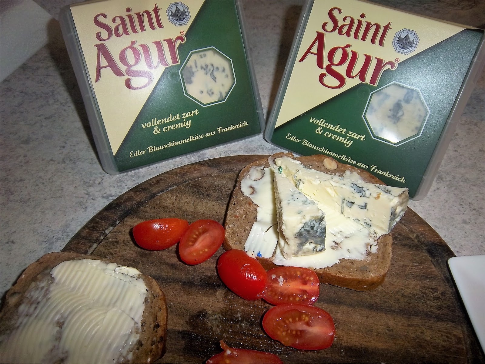 Shoushous Shades of Shopping: Saint Agur- Blauschimmelkäse vom Feinsten