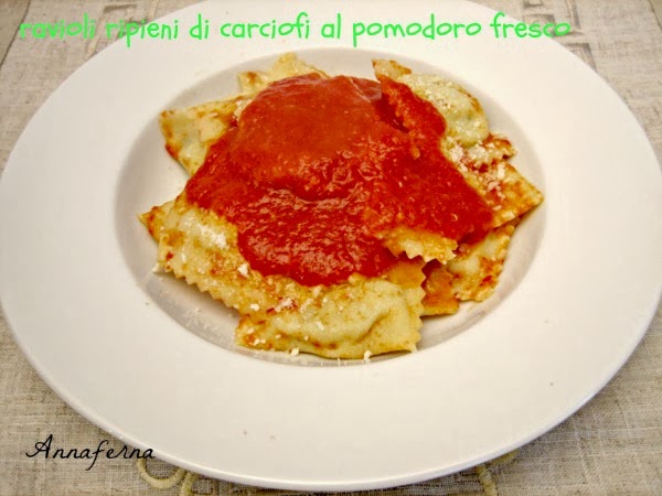 ravioli ai carciofi con pomodoro fresco