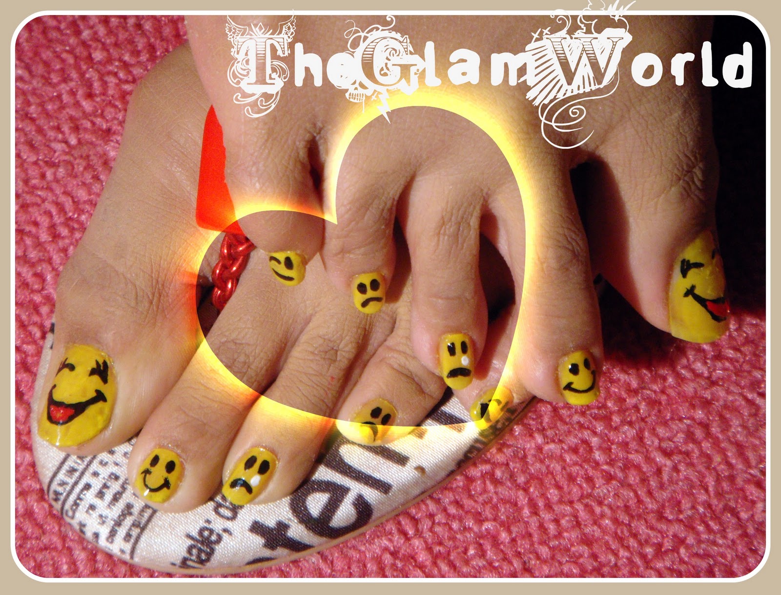 TheGlamWorld: Toe Nail Art  Smiley Faces