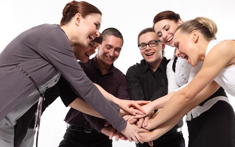 In Un Ambiente Di Lavoro Conosciuto è Bene Sentirsi Fucsia Consulting: Rendere felici i dipendenti!
