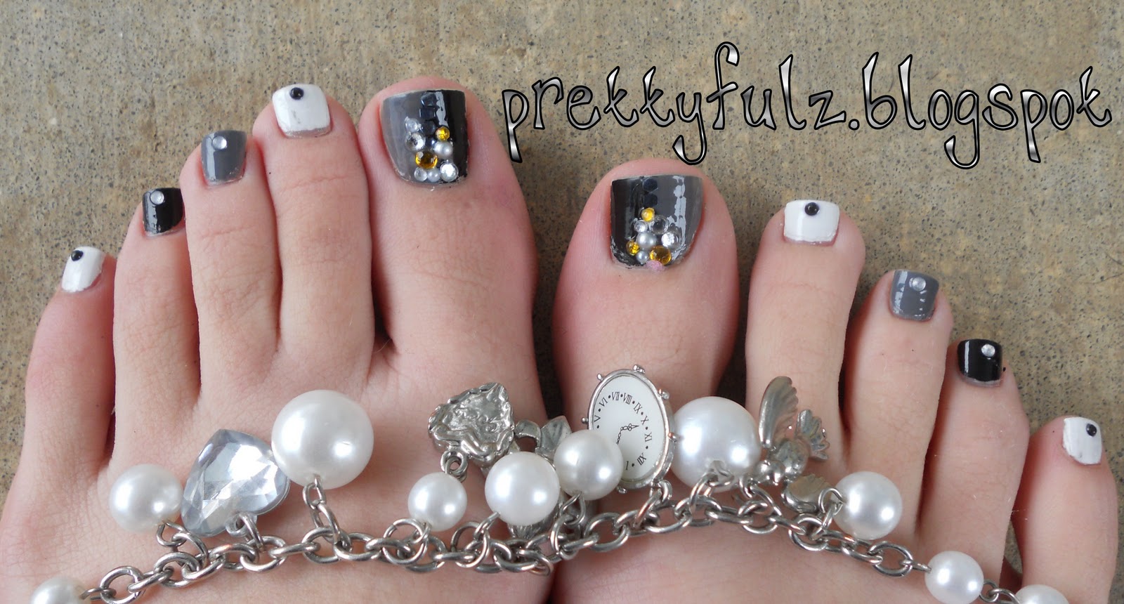 Black and White Pedicure Nail Art - wide 8