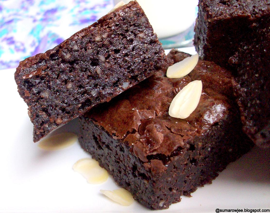 Cakes &amp; More: Almond Brownies