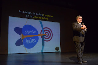 Estrategias en Ventas de Redes Sociales Pablo Reyna Quiroga Estrategias en Ventas de Redes Sociales Pablo Reyna Quiroga