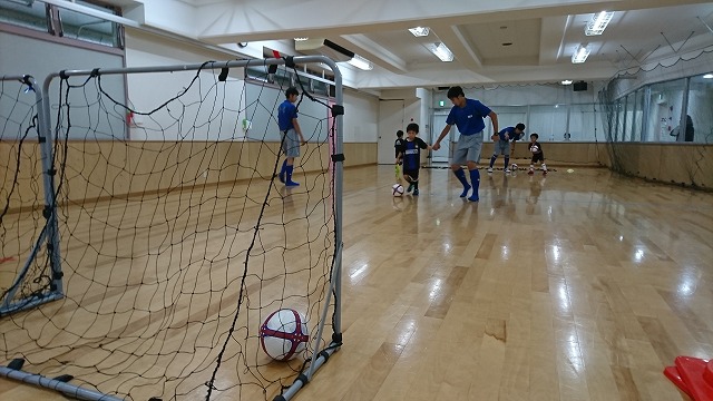横浜北ｙｍｃａ 公式ブログ キンダー室内サッカー３クラス活動報告