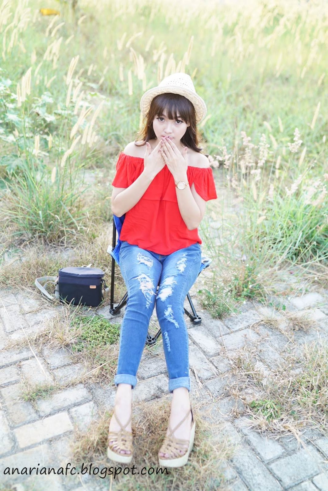 Ana Riana FC: About Ana Riana: Biodata