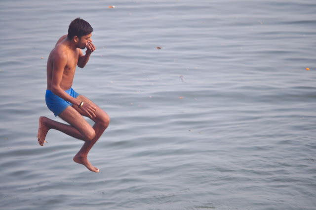 Desi Indian men male langot underwear bulge river bathing dickslip bulging wet ghat picture varanasi banaras 