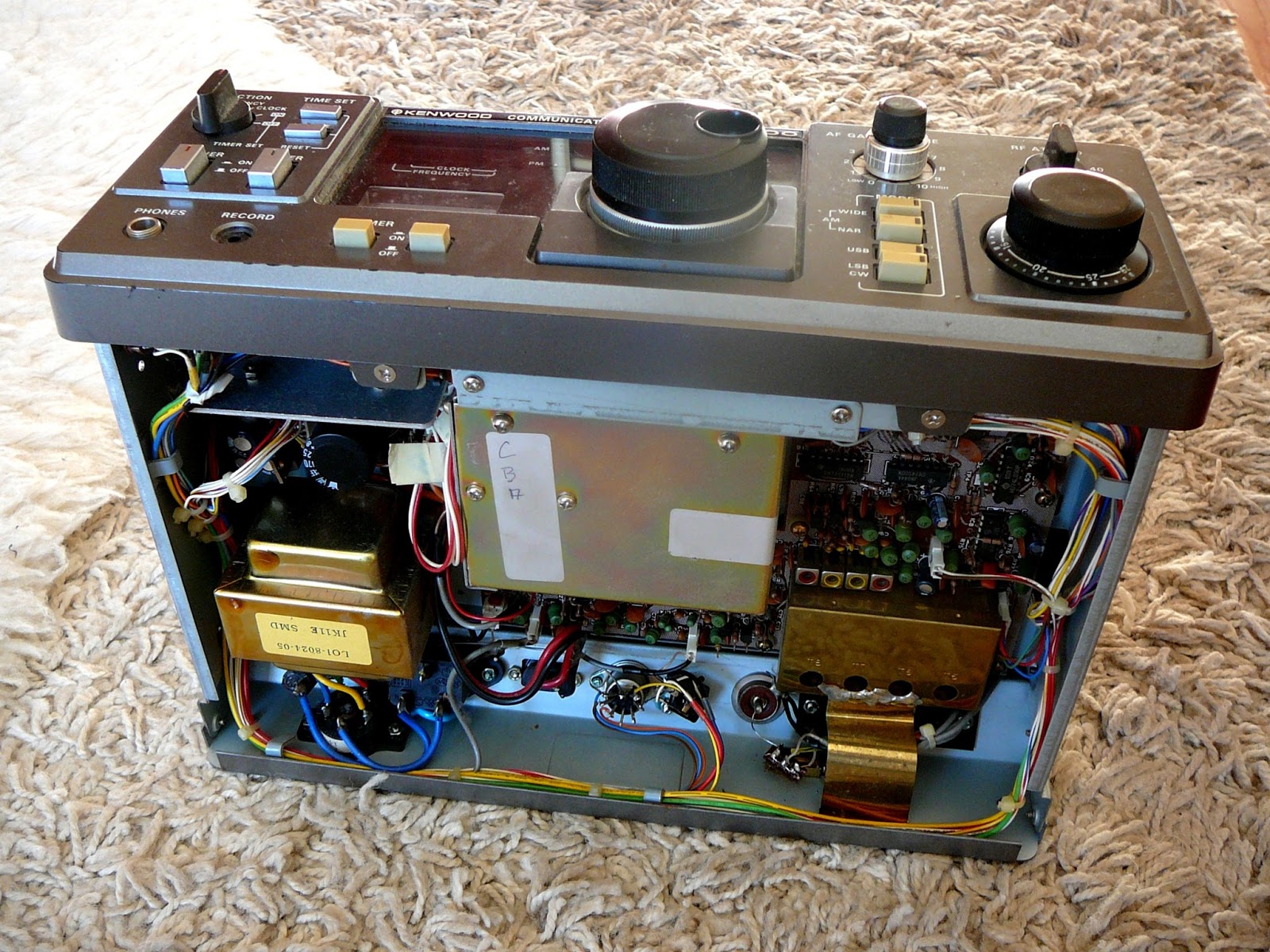 LY3LP laboratory Kenwood R1000 minor repair...