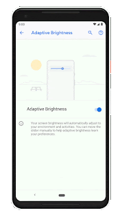 Immagine di uno smartphone con dimostrazione della funzionalità Luminosità adattiva.