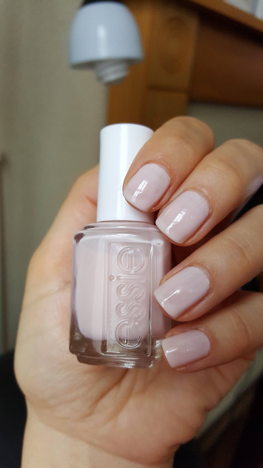 DISCOVER MY NAILS AND MUCH MORE... ESSIE BALLET SLIPPERS KULTOWY