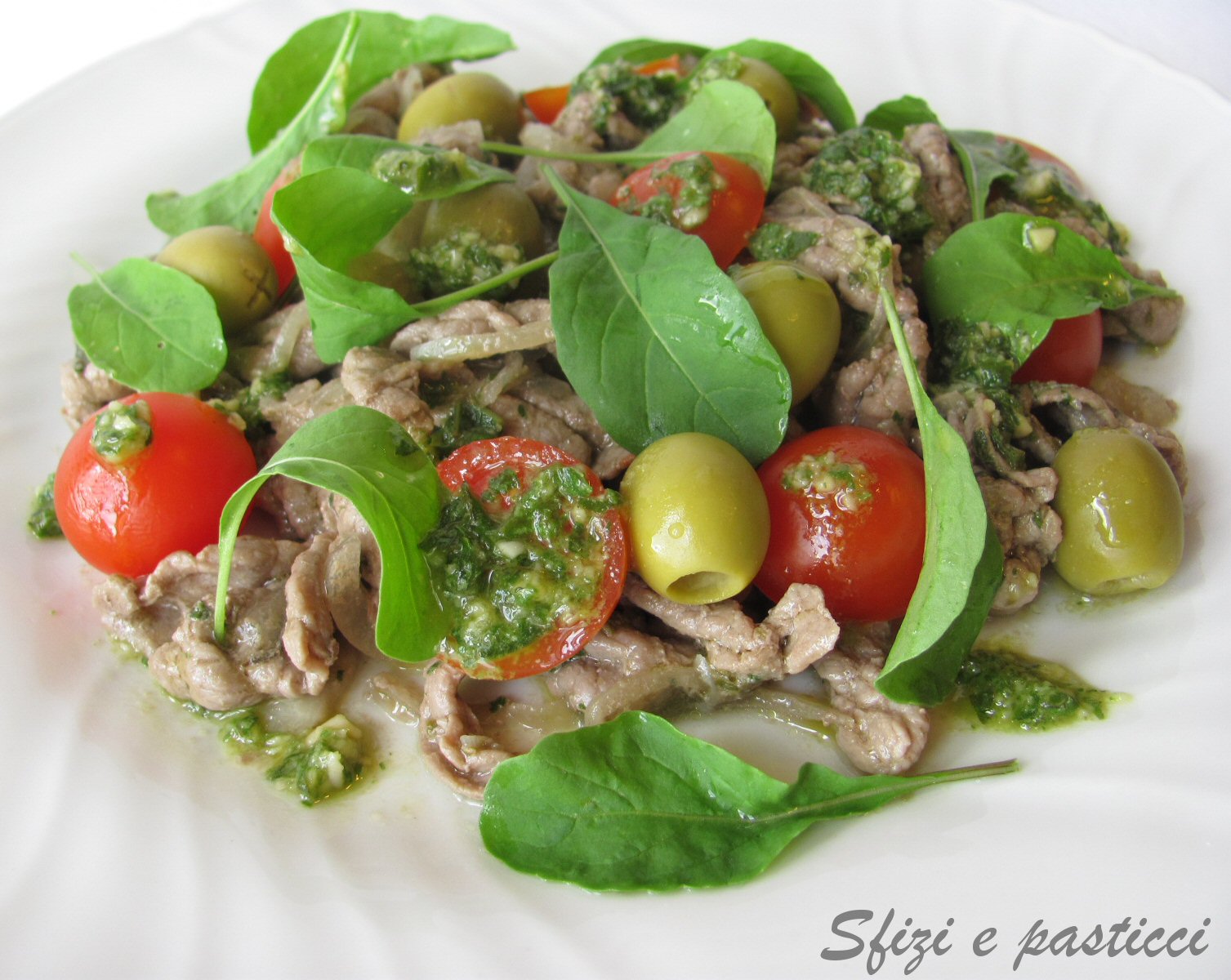 Sfizi e pasticci: Straccetti al pesto Sfizi e pasticci: Straccetti al pesto