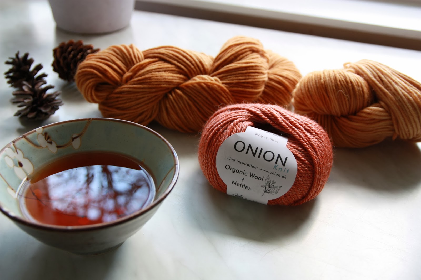 the Bluebird's diary Dyeing yarn with tea and other friday joys