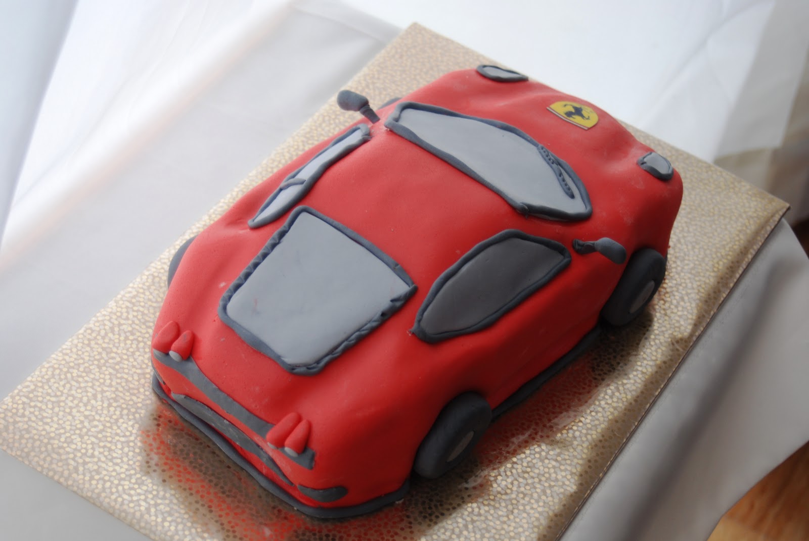 PASTA SEPETİ KIRMIZI FERRARİ PASTA