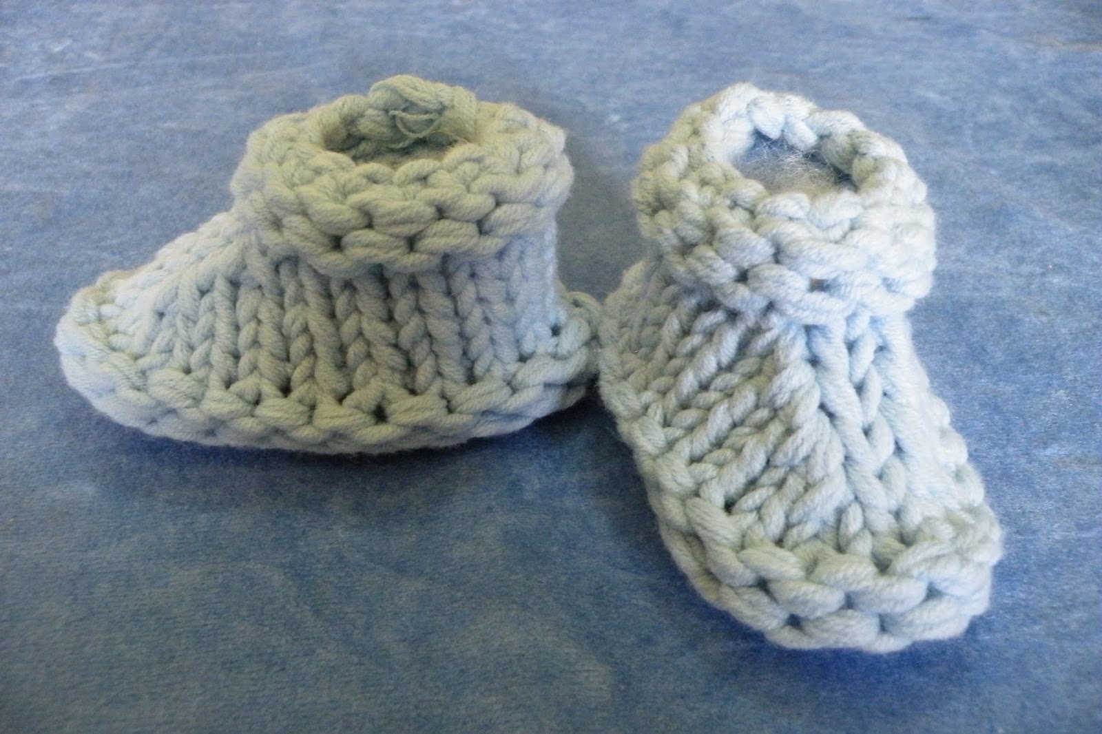 The Loom Muse Basic Bootie Pattern with Sizing from Newborn to Adult
