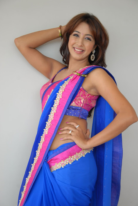 sanjana bare back in saree unseen pics