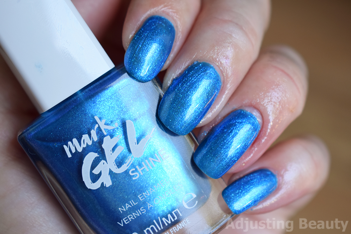 Review Avon Mark Gel Shine Nail Enamel Chrome and Holographic