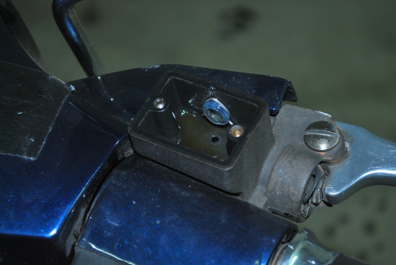 Vespa PX 125 E Restoration Vespa PX 125 front disc brake master