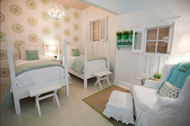 Inspiration For Creating An Accent Wall Driven By Decor