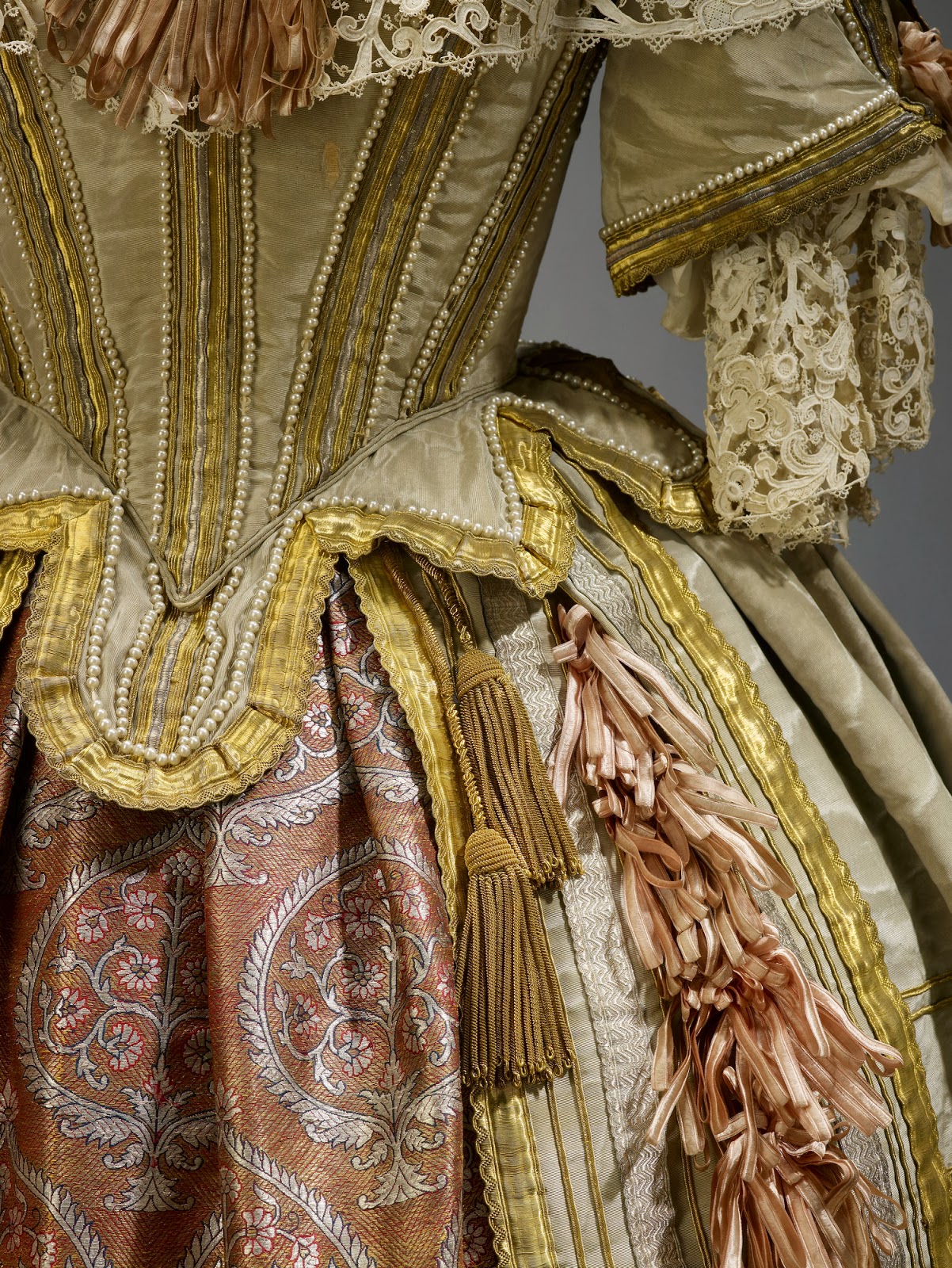 Stalking the Belle Époque: Unusual Artifacts: Queen Victoria’s Costume ...